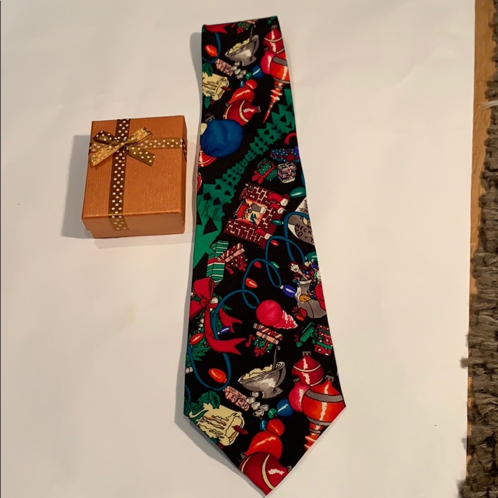 Vintage 1993 Nicole Miller Christmas themed tie